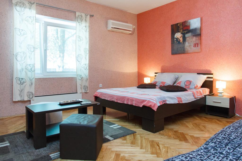Apartment Aleksandar Belgrado Buitenkant foto